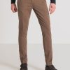 ملابس Antony Morato بنطال بريان بقصة ضيقة مصنوع من مزيج القطن المطاطي ذو النسيج الدقيق 2099 رجال JVZ22254