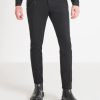 ملابس Antony Morato بنطلون جاغر كاروت فيت مصنوع من القطن المنسوج والمطاط أسود رجال JVZ22231