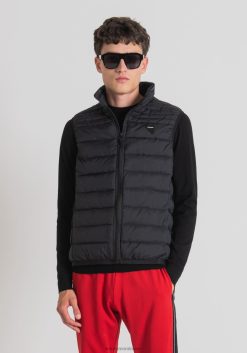 ملابس Antony Morato سترة بدون أكمام من النايلون بقصة ضيقة مع حشوة سورونا أورا الصديقة للبيئة أسود رجال JVZ229