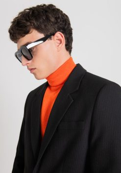 ملابس Antony Morato سترة Susan ذات المقاس العادي من نسيج مطاطي بنمط مقلم أسود رجال JVZ2243